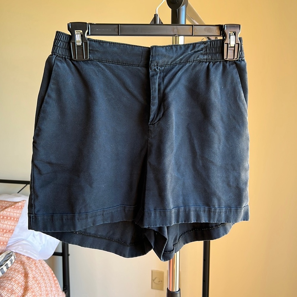 Cargo shorts black. Smoke free home.